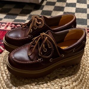 Timberland Women's Rich Brown Leather Platform Loafers | Size 7 like new